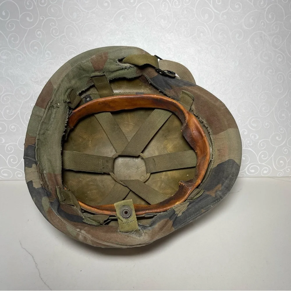 US Army PASGT Unicor Helmet M-9  DLA100-85-F-EC86 W/Camo Cover 8470-01-092-7527